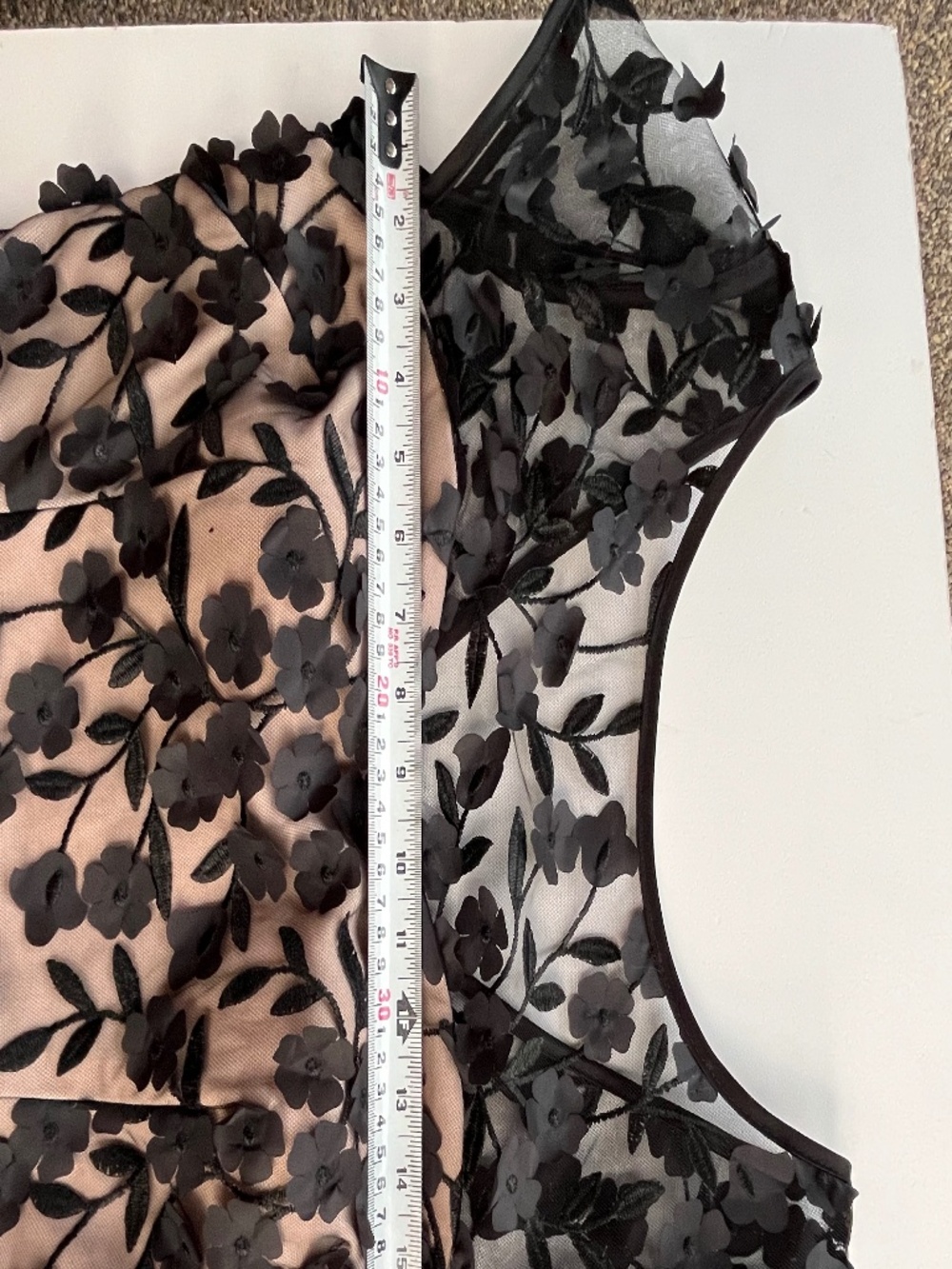 NWT XSCAPE Women’s 3-D Floral Overlay black and nude maxi dress size 4 - Picture 13 of 16